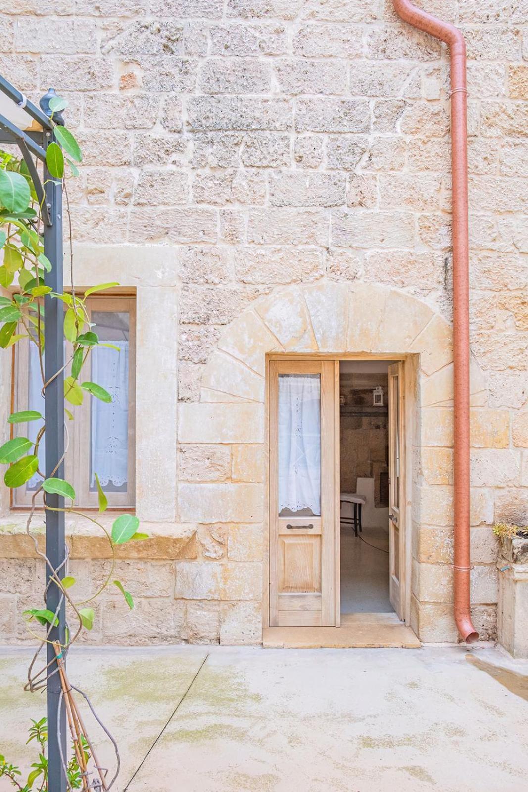 HISTORIA- Dimore Storiche Corte Chiesa Corigliano dʼOtranto Exterior foto