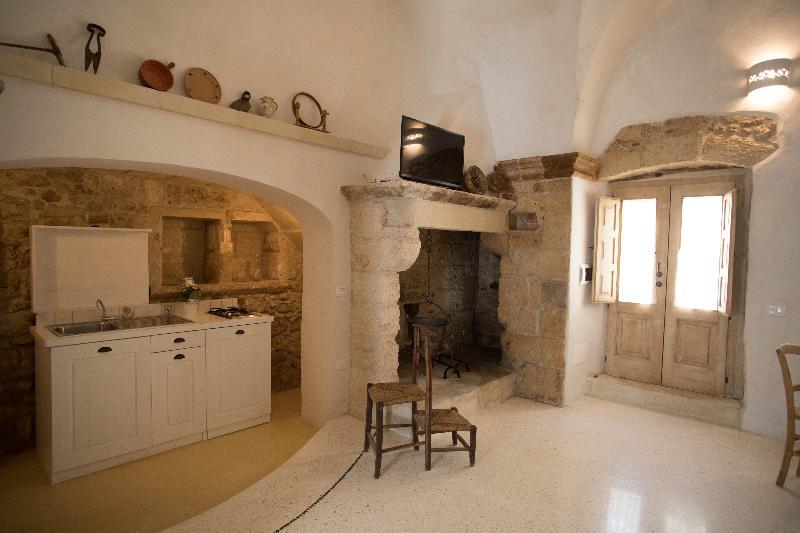 HISTORIA- Dimore Storiche Corte Chiesa Corigliano dʼOtranto Exterior foto